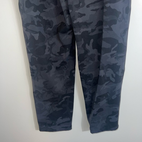 Lululemon Keep Moving camo Pant size 4 - Picture 13 of 13
